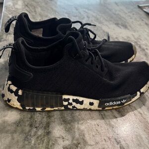 “Unisex” Adidas NMD